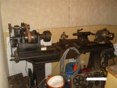 alte Drehbank weggestellt.JPG