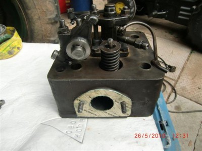 Zylinderkopf aufgearbeitet.JPG