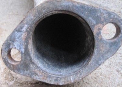 Auspuff nach Ausbrennen im Lagerfeuer3.jpg
