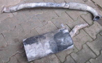 Auspuff nach Ausbrennen im Lagerfeuer6.jpg
