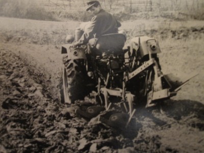 NG23 mit Anbau-Wechselpflug.JPG